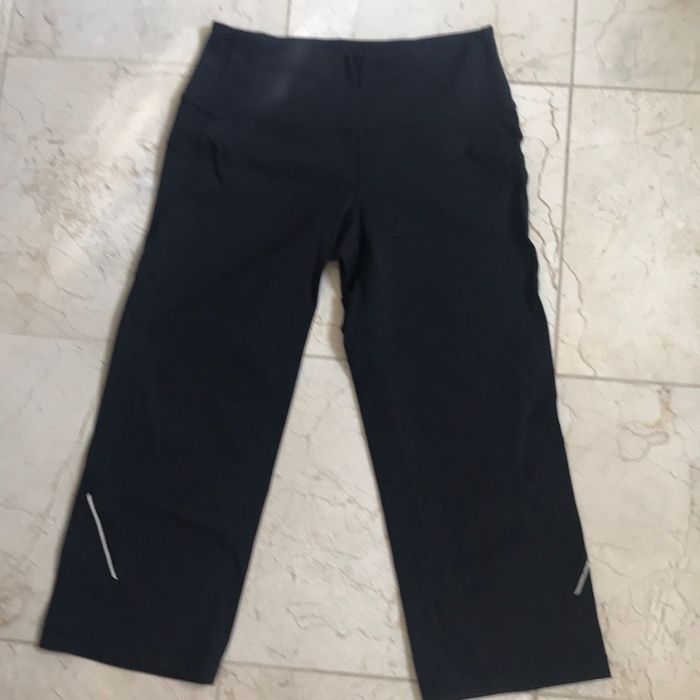 Athleta capri/cropped yoga pants/leggings.